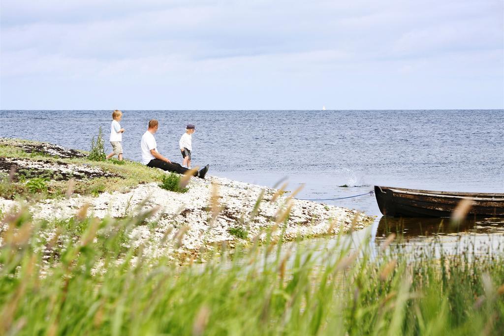 Oestra Flygeln Bunge Vandrarhem Faroesund Exterior foto